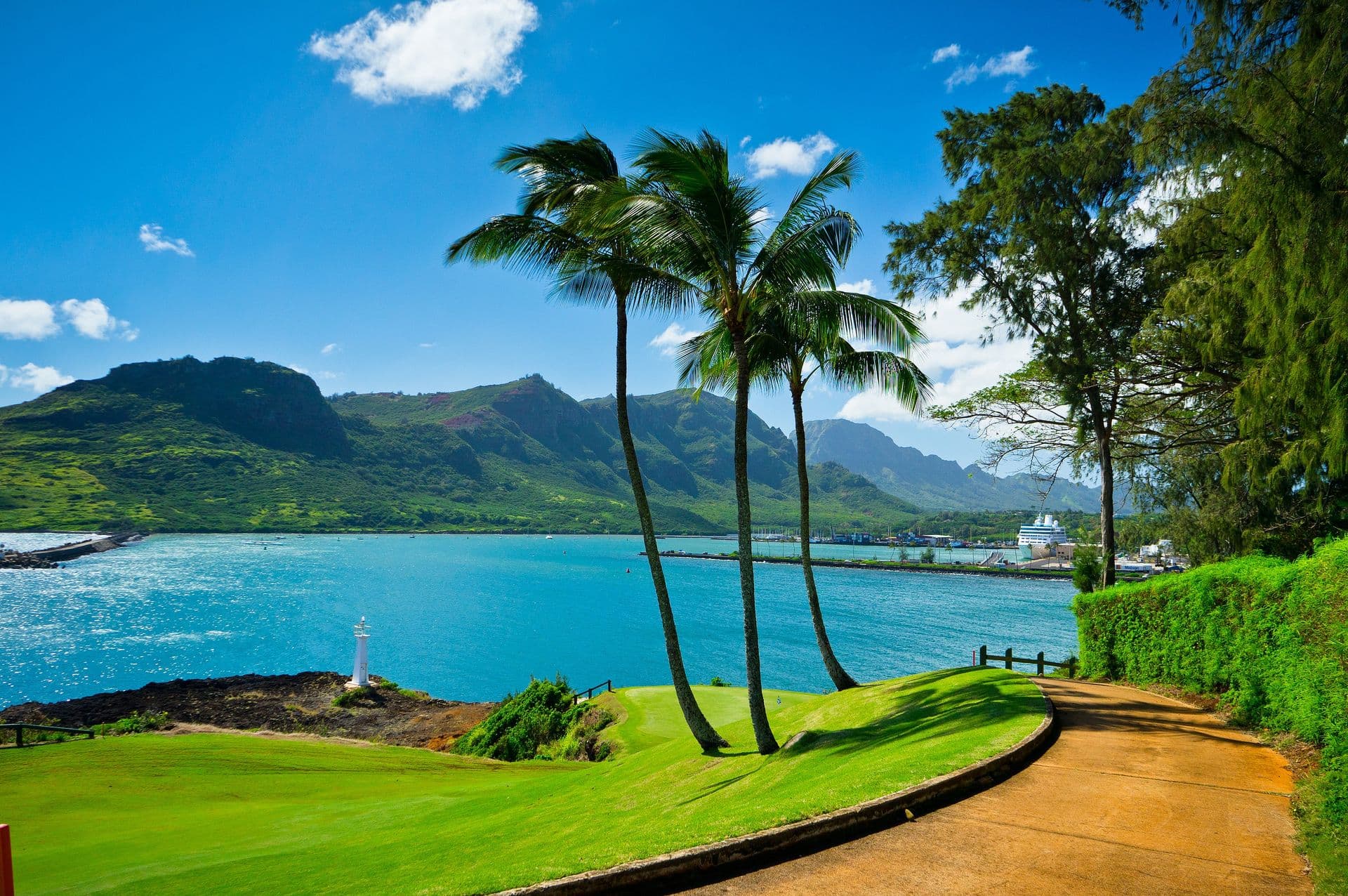 imgi_57_bigstock-Beautiful-View-Of-Nawiliwili--76140296.jpg